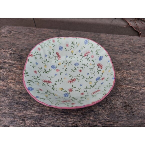 Johnson Bros Summer Chintz All Over Design Square Bowl 6" - Picture 1 of 4